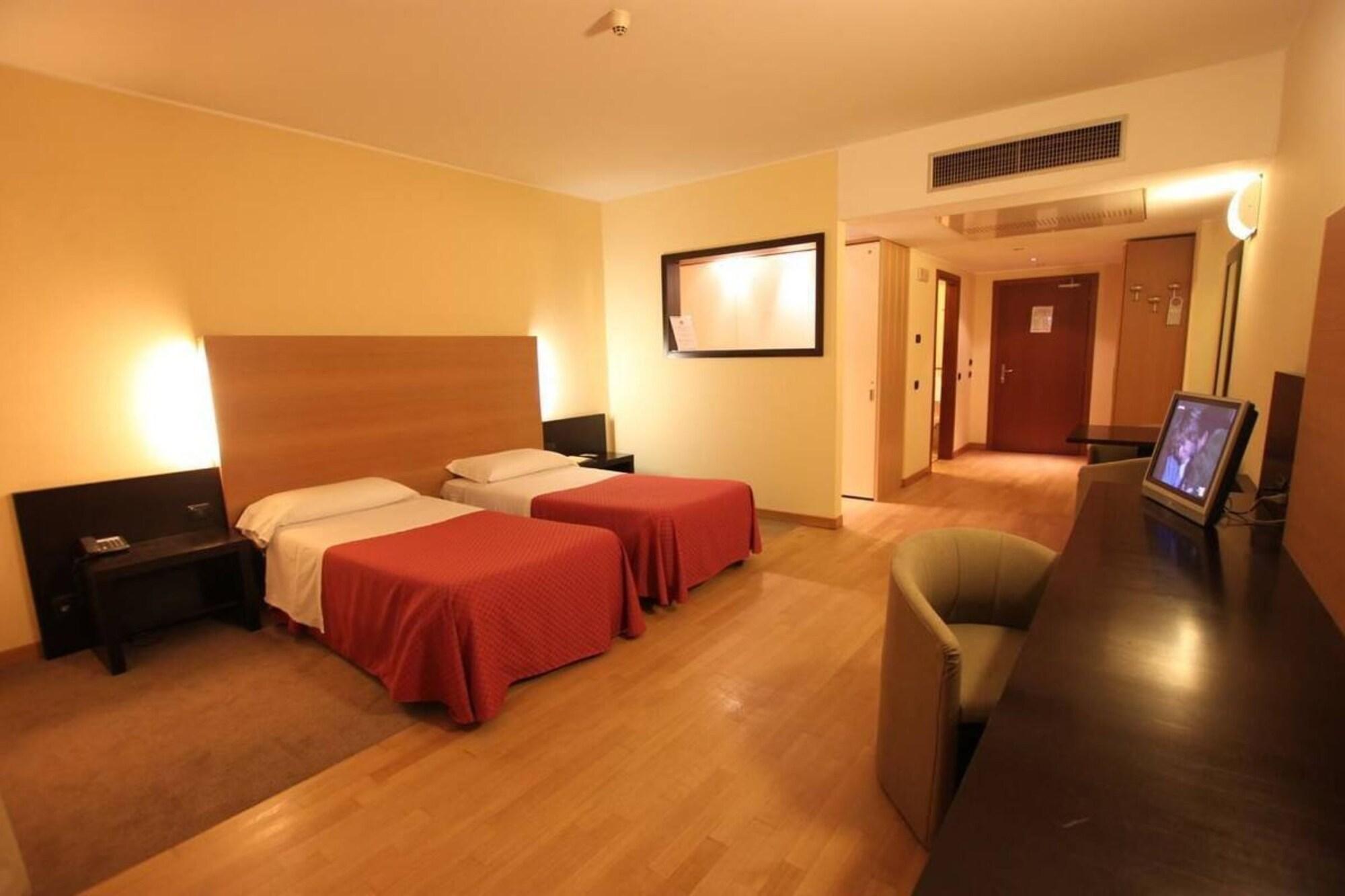 Golf Hotel Lainate Esterno foto