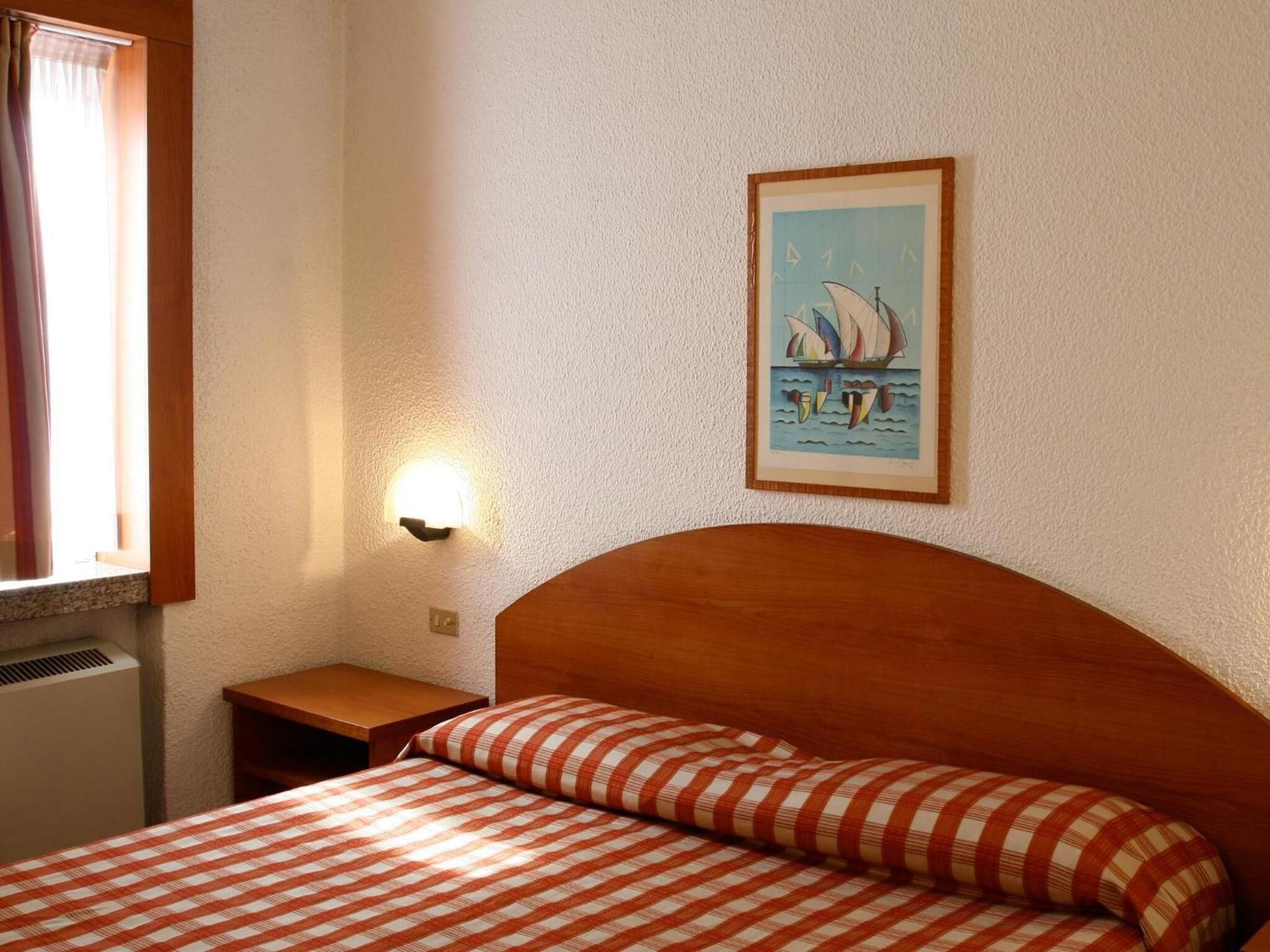Golf Hotel Lainate Esterno foto