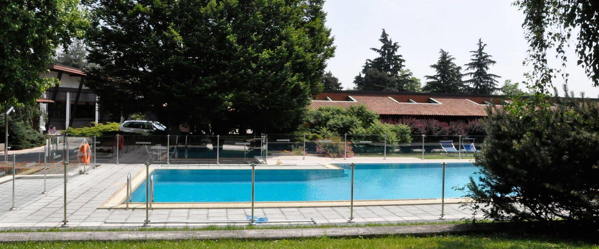 Golf Hotel Lainate Esterno foto